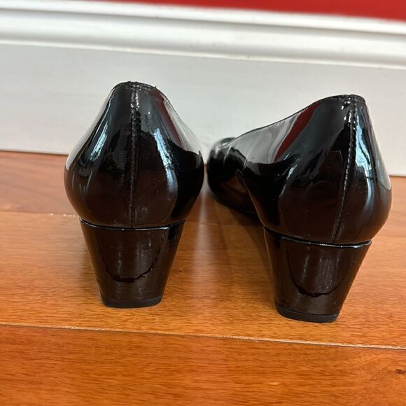 Stuart Weitzman Black Patent Leather Peep Toe Pumps Size 9 - Picture 6 of 9